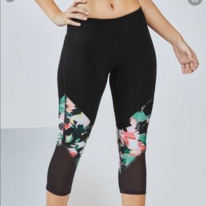 Fabletics Capri power hold leggings
